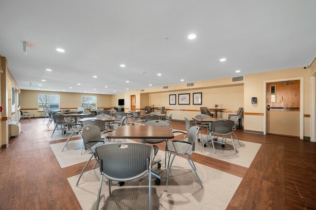 Photo - Oak Grove Senior Apartments