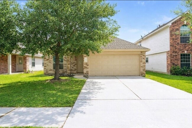 Photo - 21530 Falvel Lake Dr