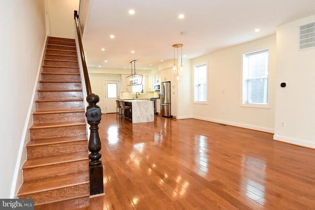 Photo - 1117 Montello Ave NE
