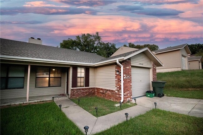 Photo - 1960 Wilkins Pl