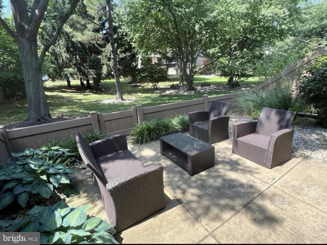 Photo - 74 Highgate Ln