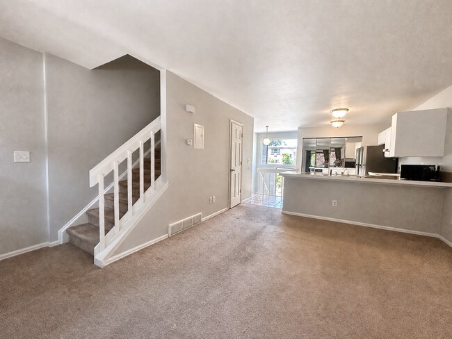 Photo - 1031 Portland Place Unit 7