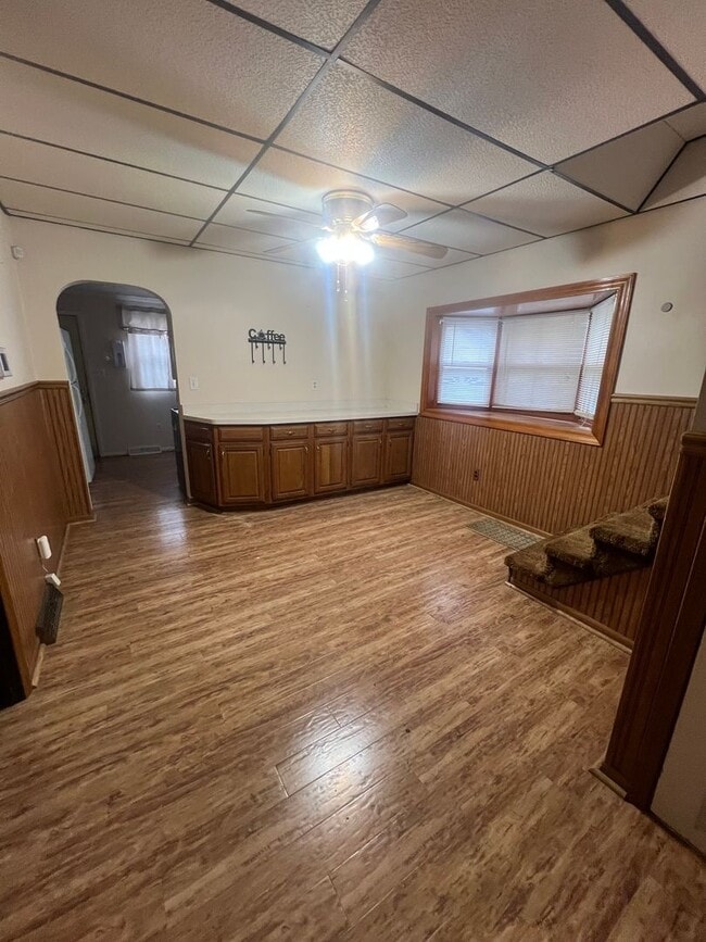 Photo - Northend Spacious 3 bedroom 1 bath with La...