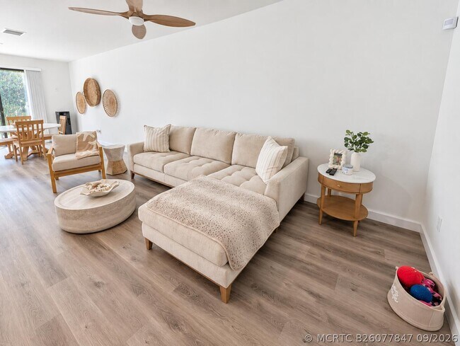 708 Del Vista Rd