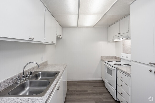 1 habitación, 1 baño, 682 pies cuadrados, cocina - Country Woods Apartment Homes