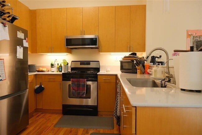 Photo - 15 Waddell St NE Unit 104