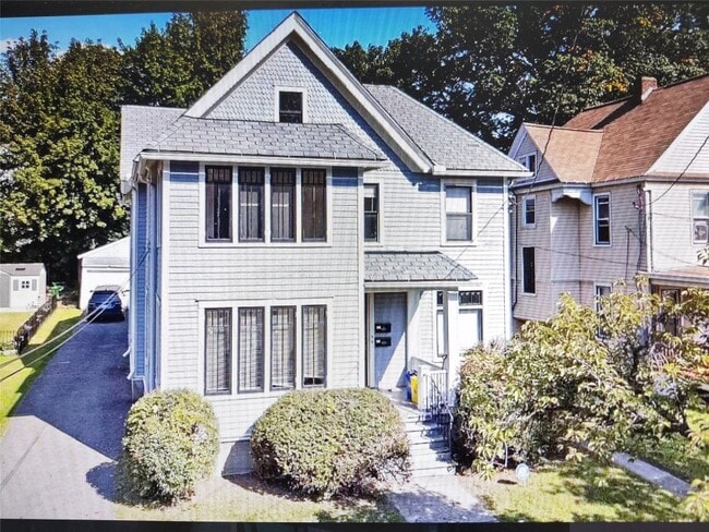 Building Photo - 116 Leroy St Unit 1 Rental
