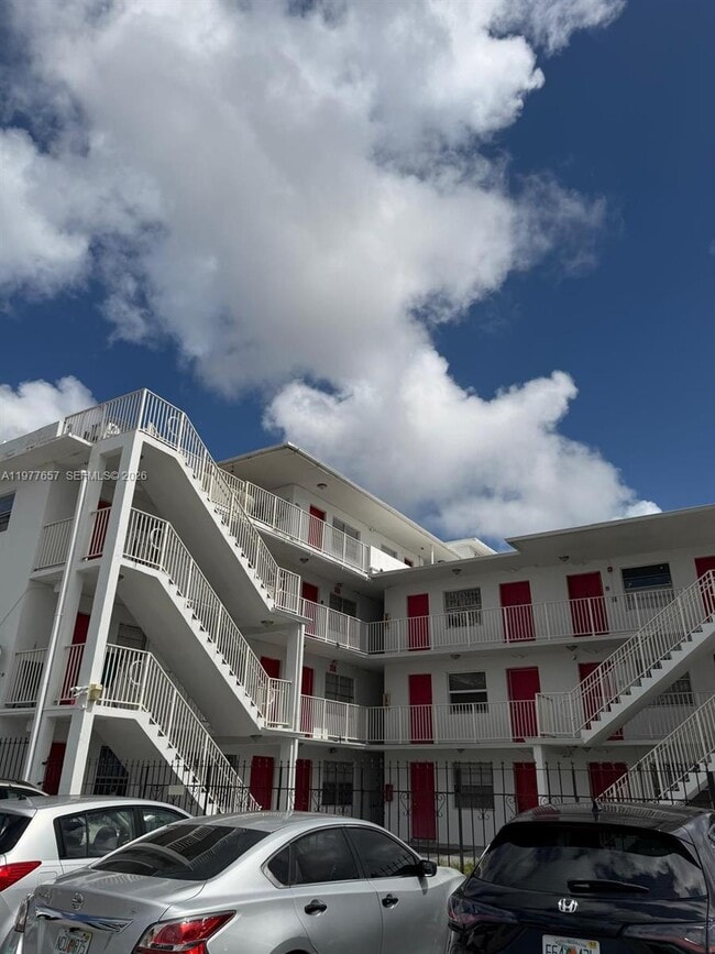 Building Photo - 3211 W Flagler St Unit 9