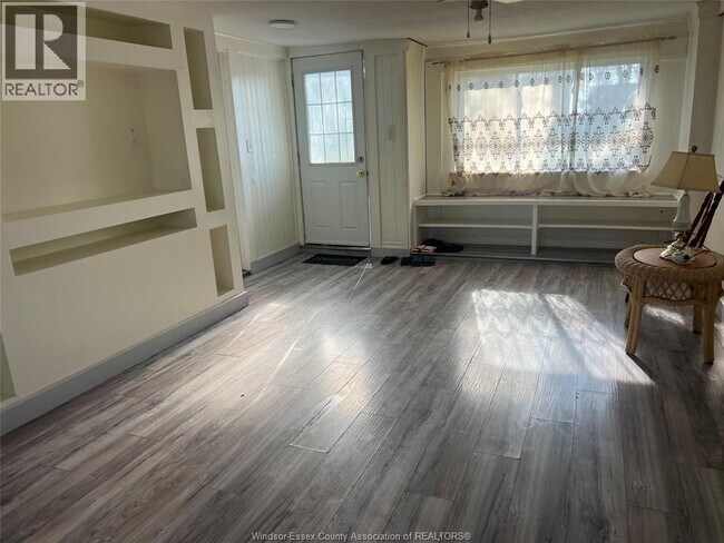 Photo - 117 Lakeshore Dr