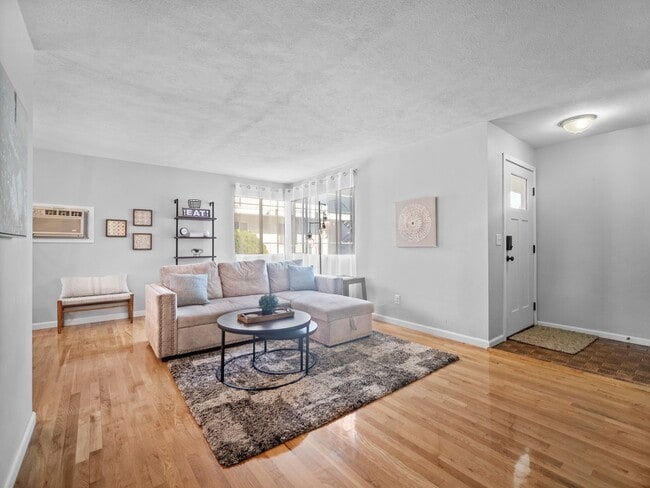 Photo - Comfort & Convenience in the Heart of Spok...