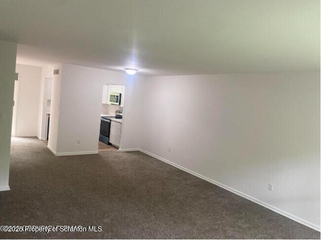 Photo - 1273 Chateau Dr