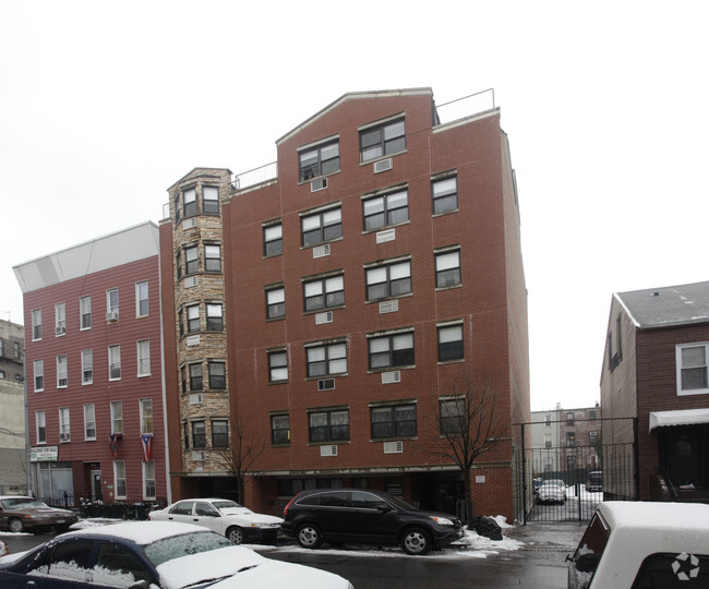 Huron Street Senior Housing Apartments For Rent in Brooklyn, NY