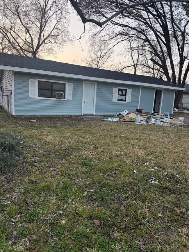 Building Photo - 12325 N Englewood Dr