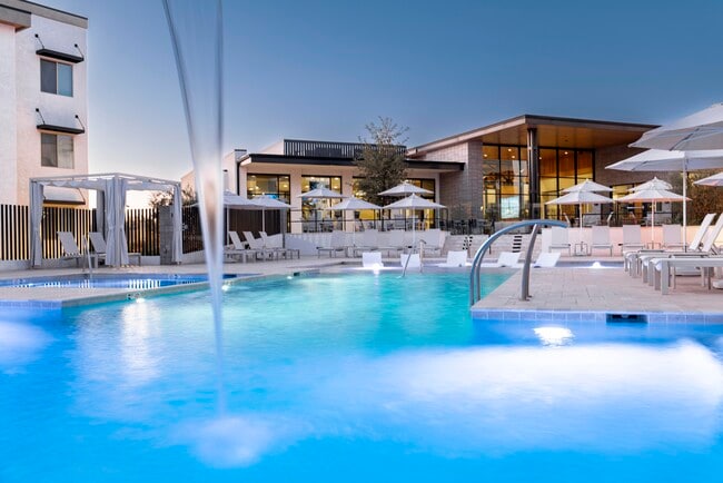 Building Photo - Encantada Twin Peaks Rental