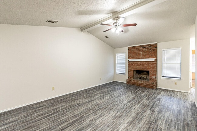 Photo - 17 Wagnon Dr