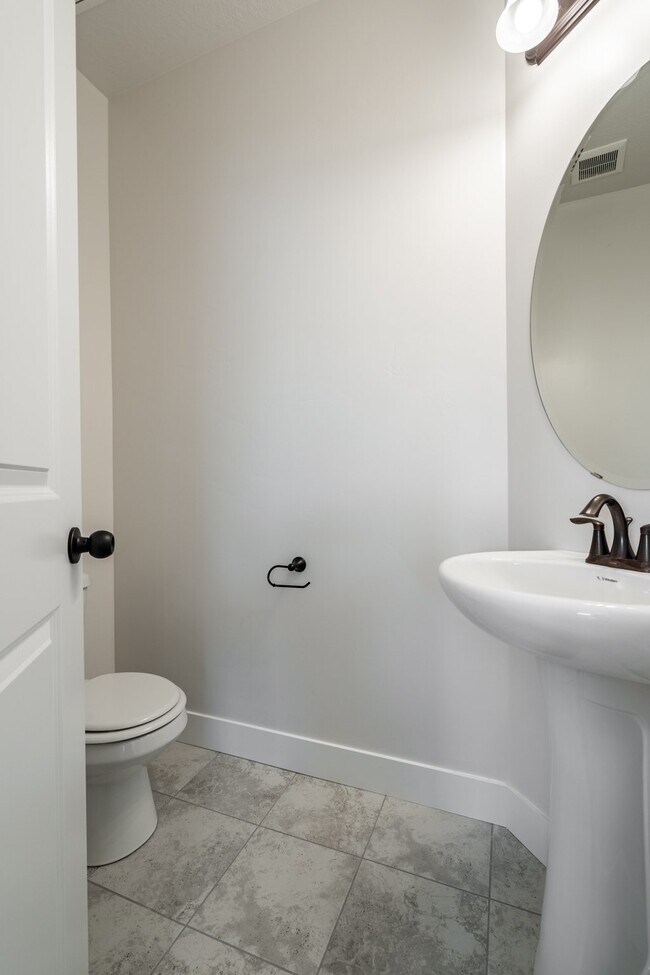 Photo - 4166 W 1960 N