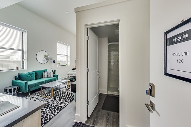 Photo - 1124 W Wilson Avenue