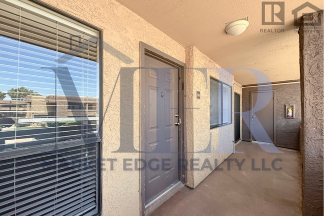 Photo - 2Bed/2Bath Apt at Greenway/35th Ave! Move-In Ready on 08/06/2026!