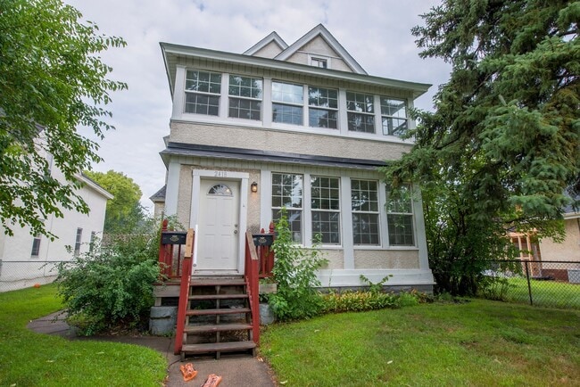 Photo - 2418 3rd St NE Unidad 2
