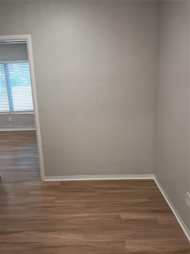 Photo - 13025 Emerald Dr Unidad 258