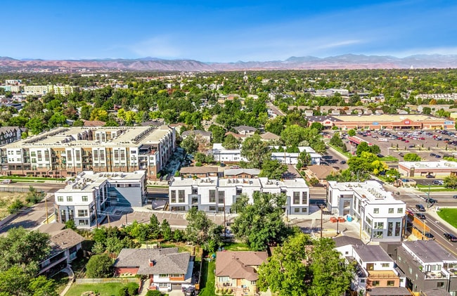 Photo - 1694 Sheridan Boulevard