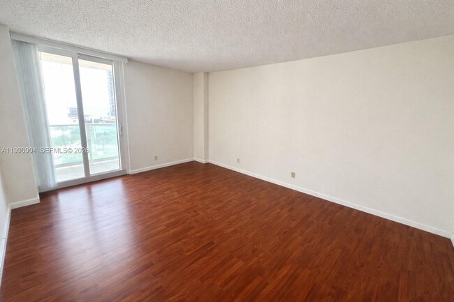 Photo - 100 Bayview Dr Unit 911