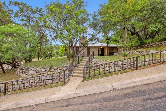 Photo - Charming 3/2 in Scenic Helotes, TX