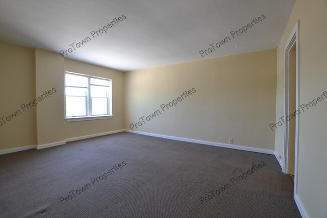 Photo - 120 E North St Unit B2