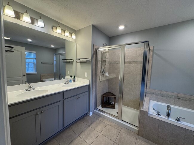 Photo - 2279 Flint Dr