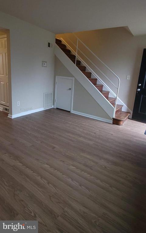 Photo - 2528 Iverson St