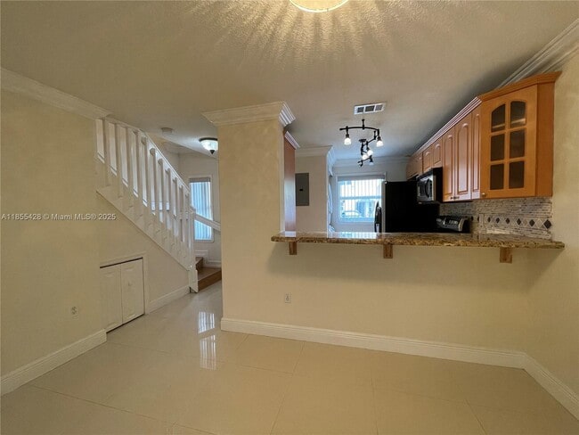 Photo - 7915 NW 8th St