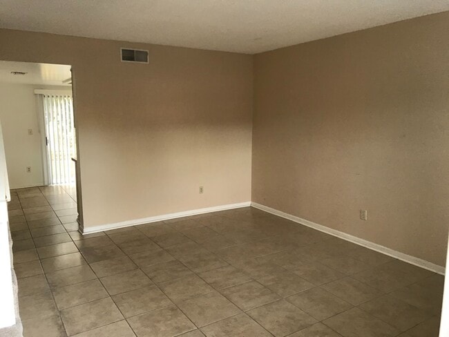 Photo - 2 Bed/2 Bath Townhouse Very Close to UCF!