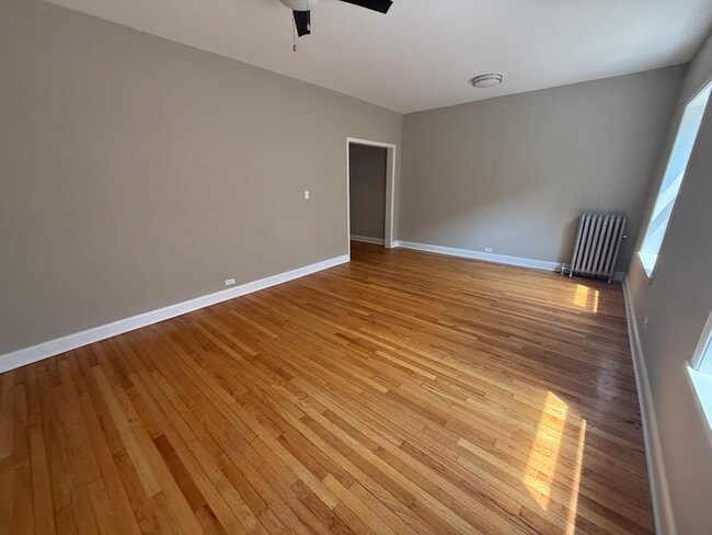 Photo - 836 E 53rd St Unit 3N