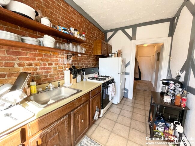 Photo - 748 E 4th St Unit 3