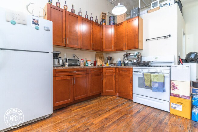Photo - 255 McKibbin St