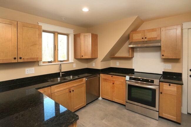 Photo - 12 Warren Ave Unit B