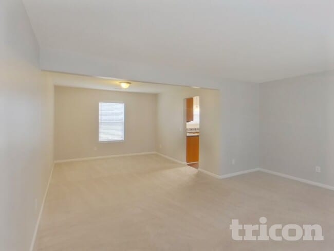 Photo - 732 Elderberry Ln