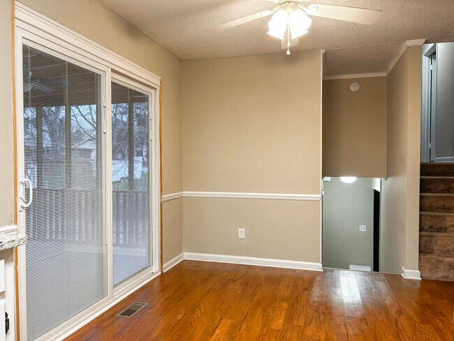 Photo - 675 Northview Dr NW