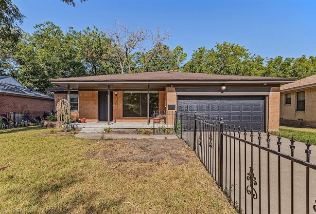 1351 Dell Oak Dr