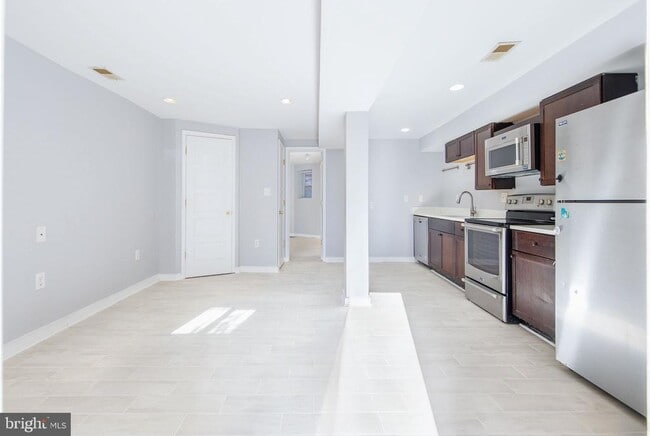 Photo - 117 R St NW Unit 2