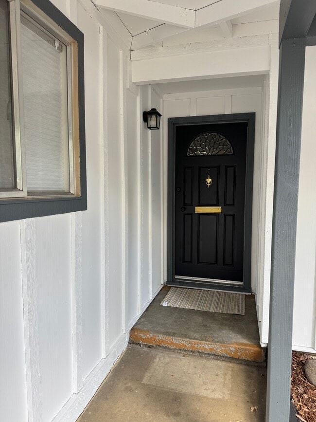 Photo - 957 E 1st Ave