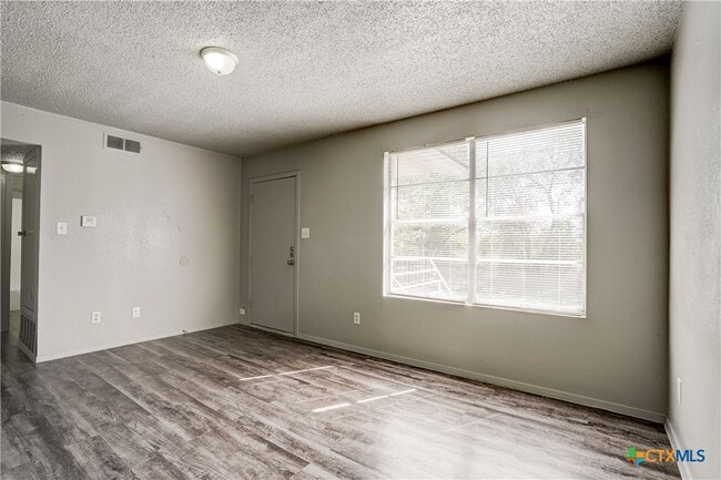 Photo - 714 Martindale Rd