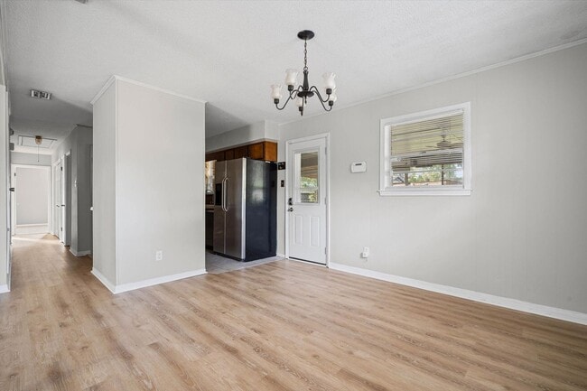 Photo - JUST LISTED!