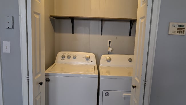 Photo - 502 E State Ave