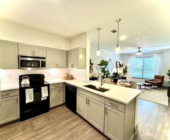 Building Photo - 3333 Weslayan St Unit 2153