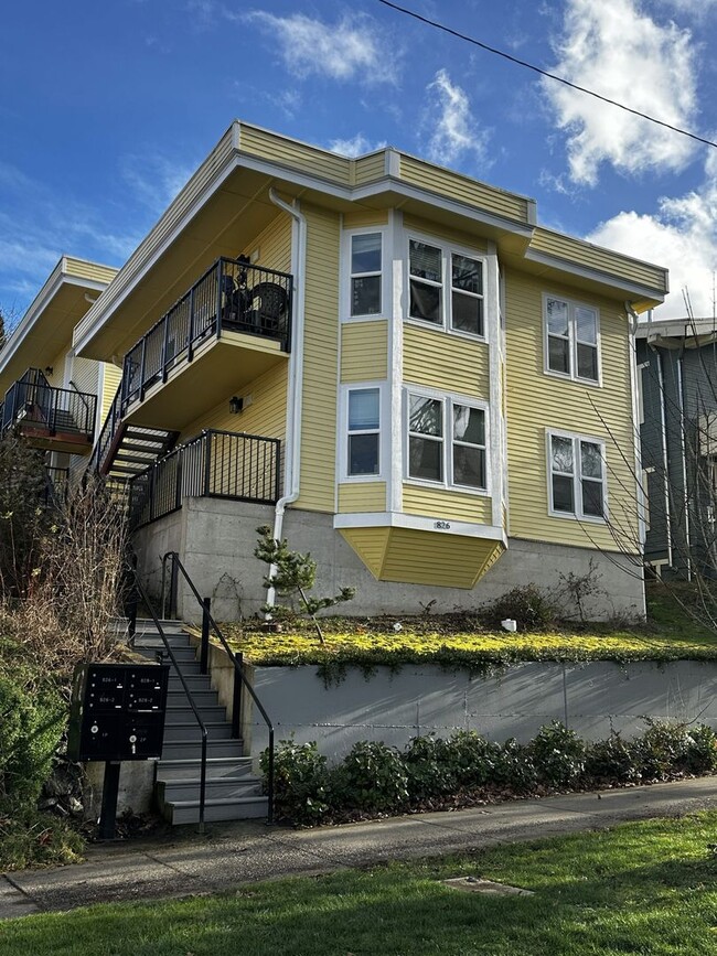 Building Photo - 826 N Garden St Unit #101