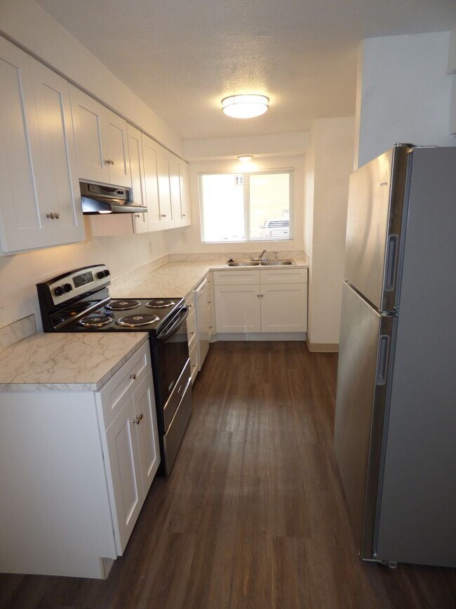 Photo - Rent Special: 1/2 Off May's Rent - 2 bed Townhome Unidad 4114