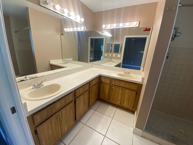 3/2 East Orlando home Avail 06/10/2026