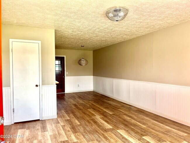 Photo - 130 Cheri Ln