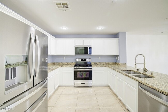 Photo - 2120 Waterlily View St